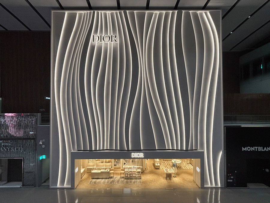 DIOR
